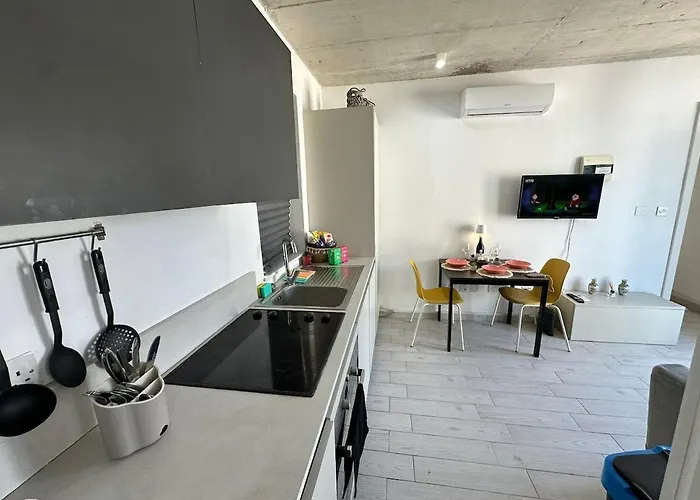 Paceville - 3a - Stylish 2br Centre Saint Julian's