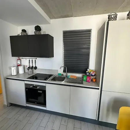Апартаменты Paceville - 3a - Stylish 2br Centre Сент Джулианс