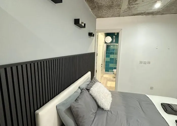 Paceville - 3a - Stylish 2br Centre * سانت جوليان